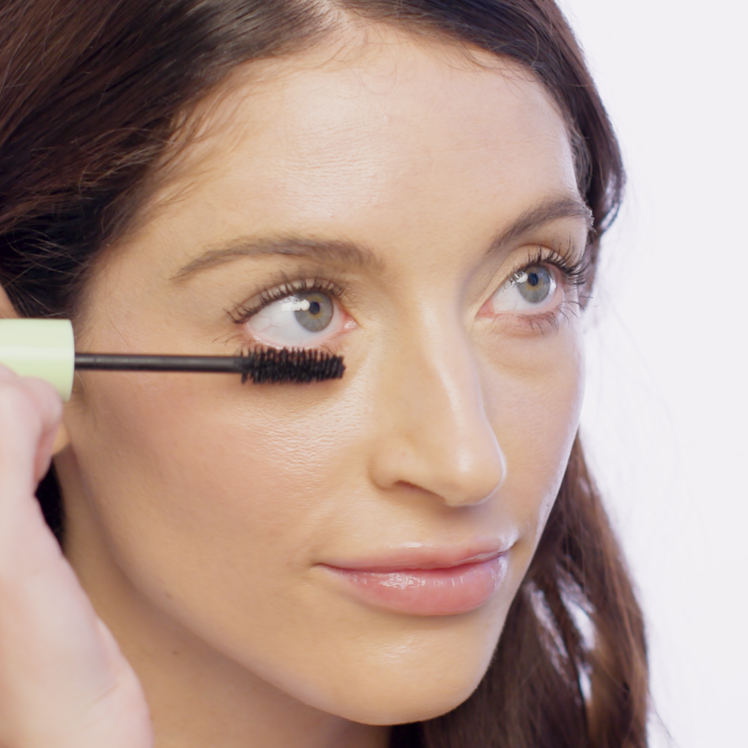 Large Lash Mascara applied on lower lashes