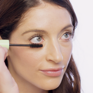 Large Lash Mascara applied on lower lashes